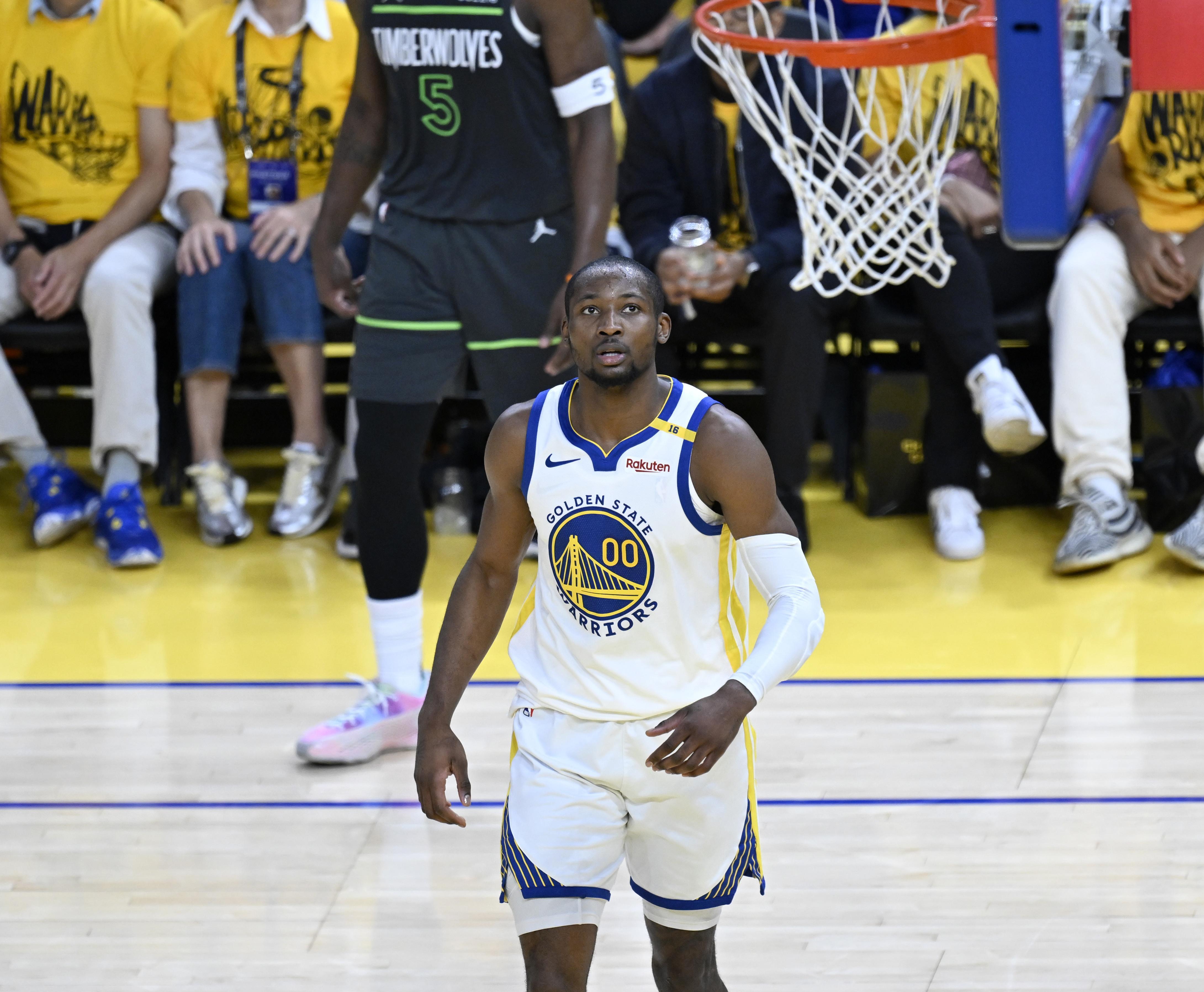 美记：拉科布等勇士高层希望库明加回归 但他明年2月可能被交易